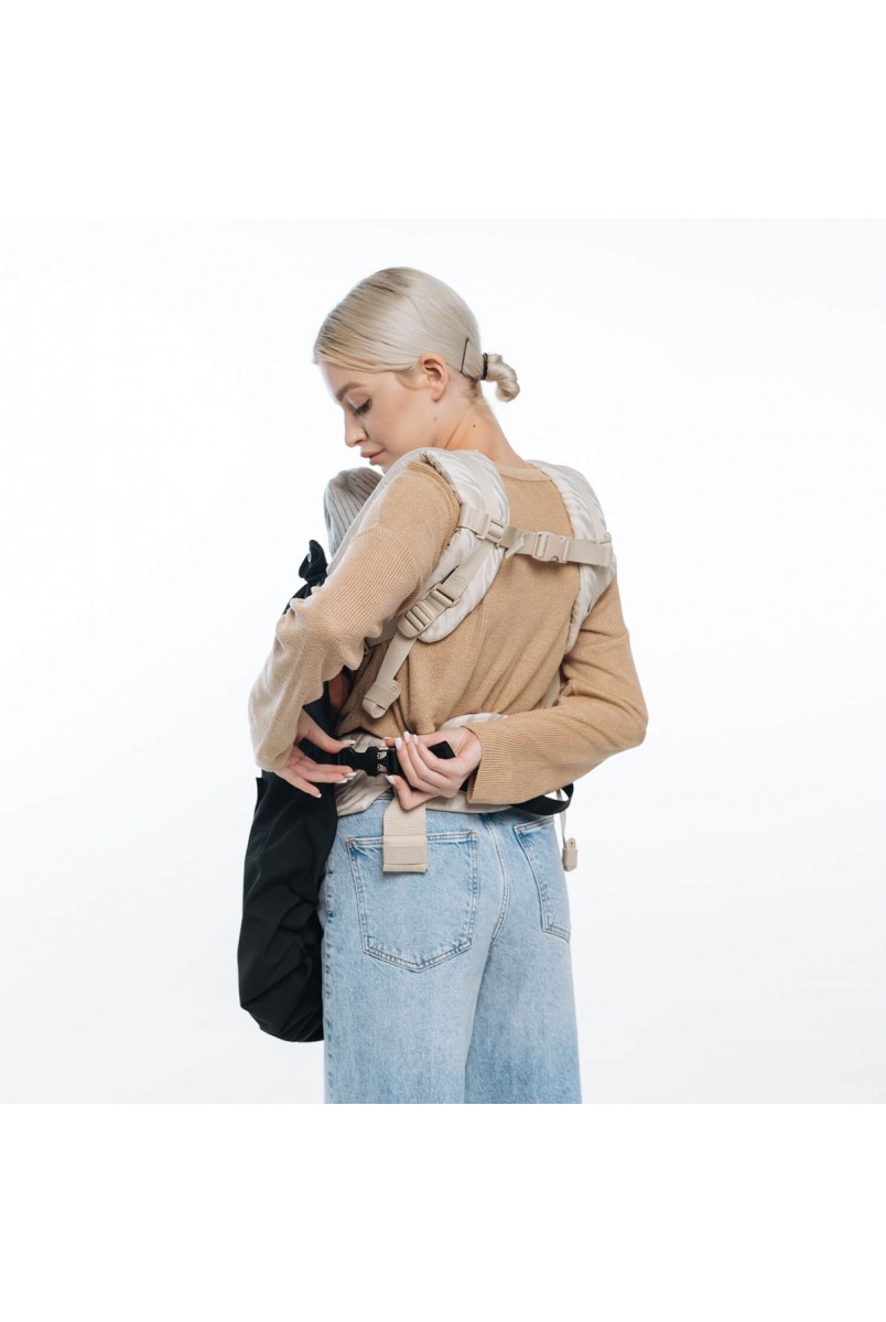 Мультисезонная слингонакидка Softshell Черная Love&Carry