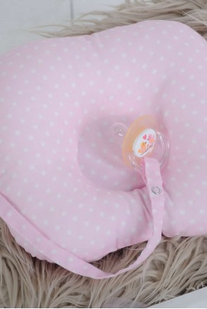 Детская подушка для новорожденных с держателем горошек на розовом