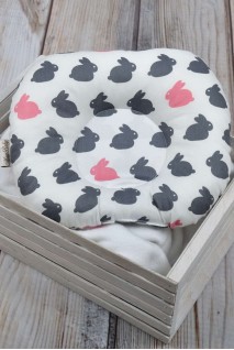 Детская подушка для новорожденных "Зайчики"