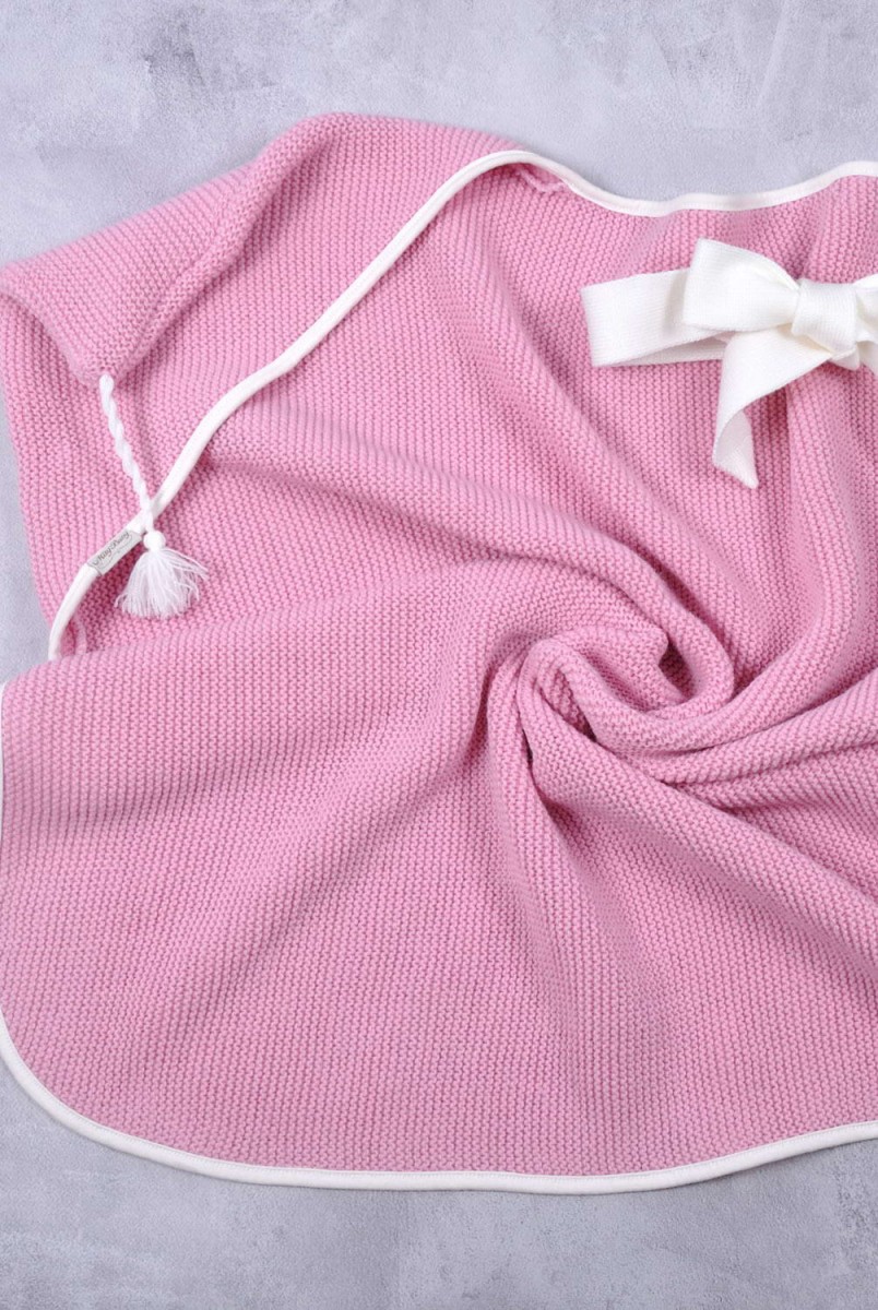 Вязаный конверт-плед с кисточкой для новорожденных розовый